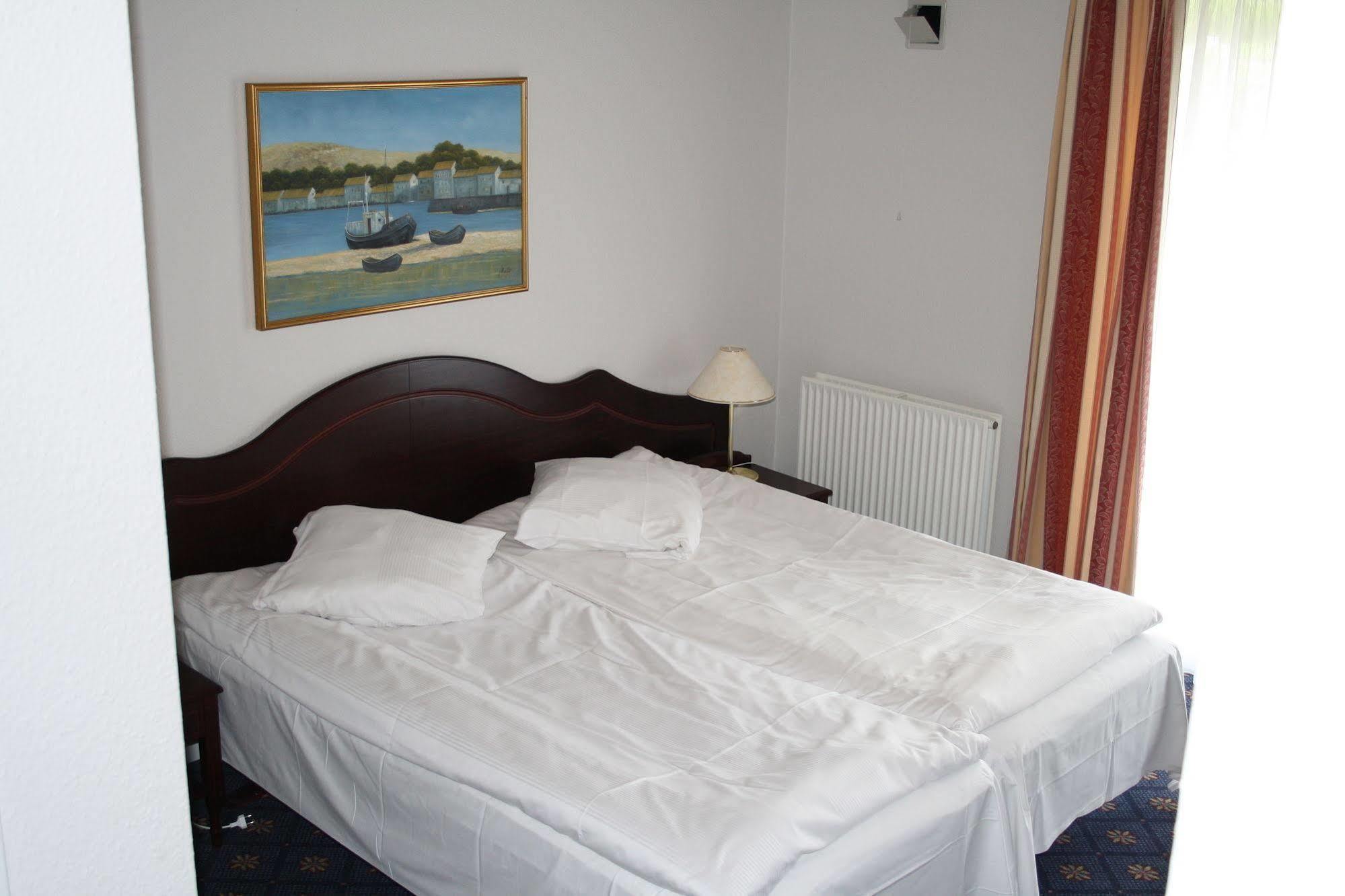 Hotel Sogarden Brorup Ngoại thất bức ảnh